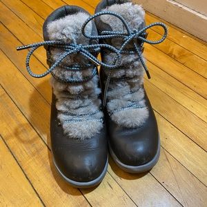 UGG Lace Up Snow Boot 9.5
